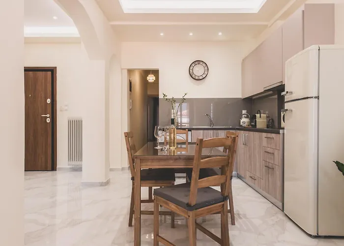 Luxury Flat In Historical Athens-Livingstone Opal
