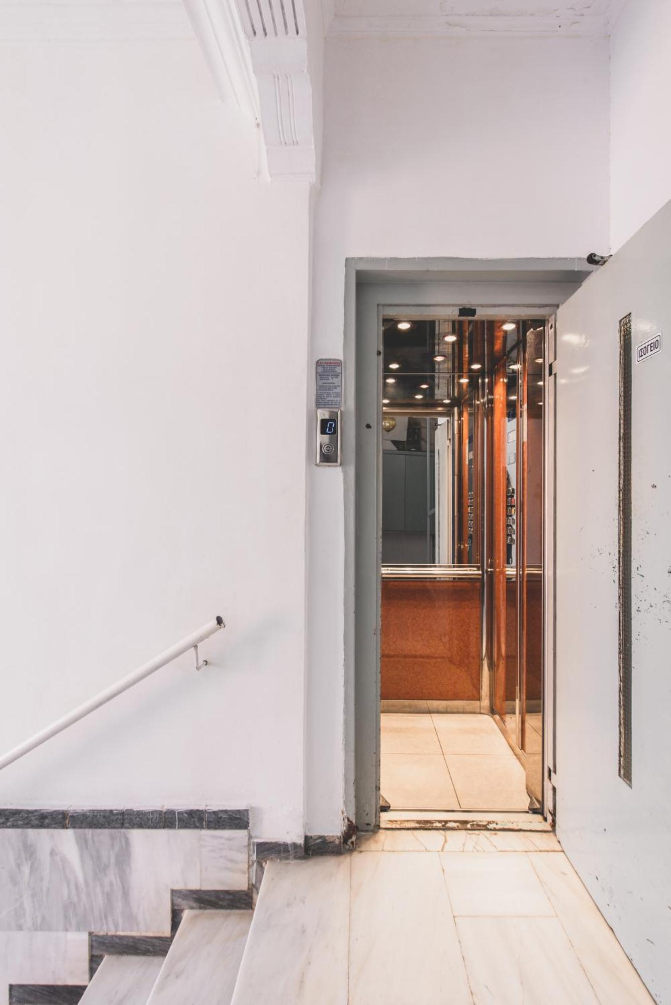 Luxury Flat In Historical Athens-livingstone Opal