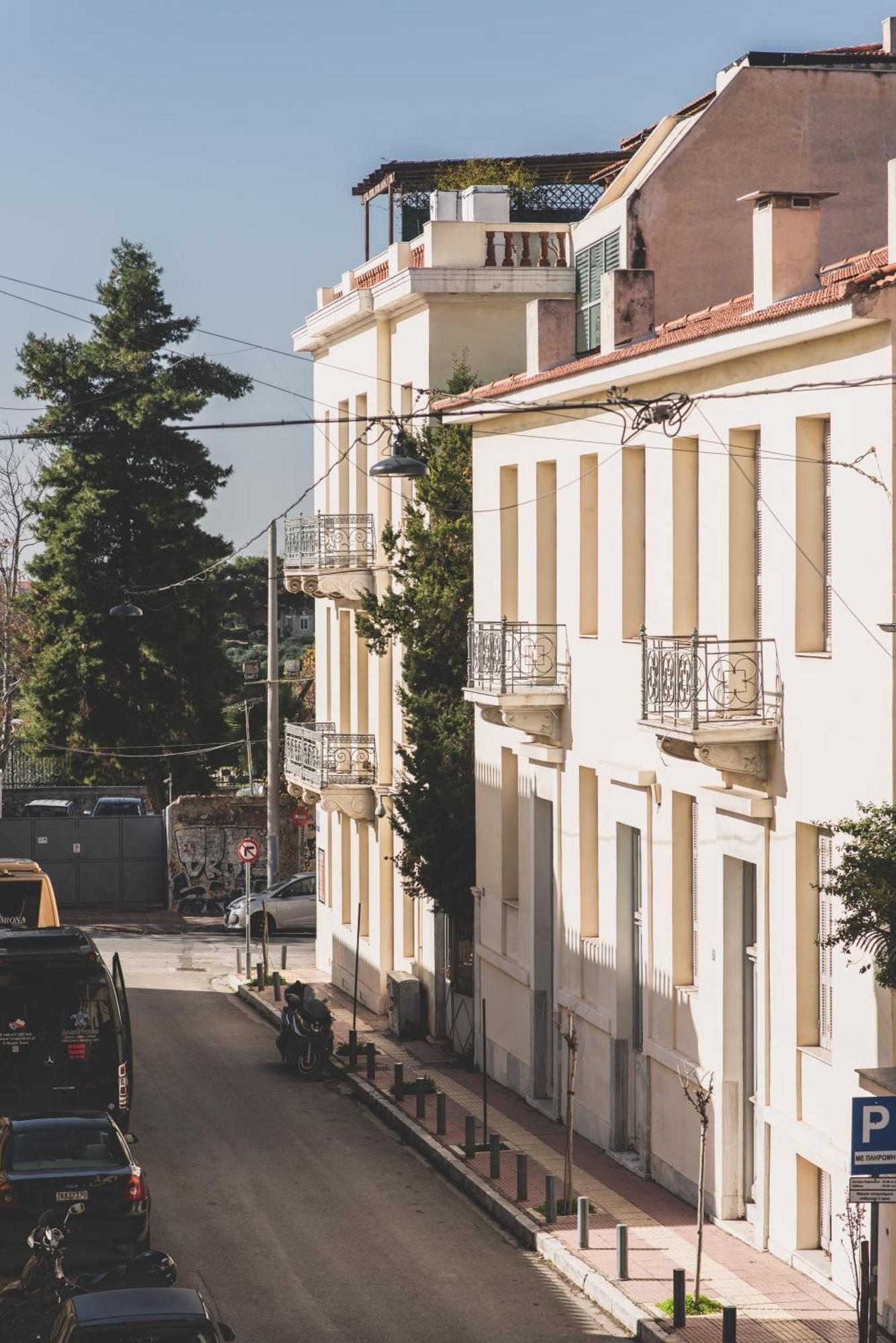 Luxury Flat In Historical Athens-livingstone Opal *